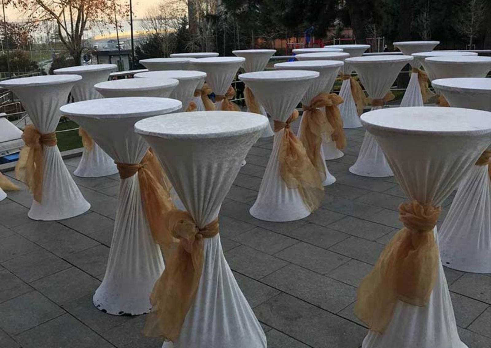 Karabağlar Bistro Masa Sandalye Kiralama